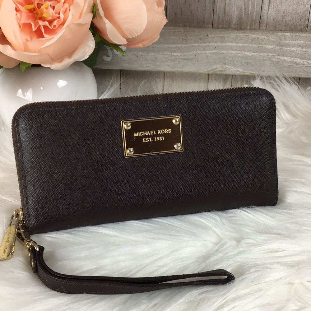 Michael Kors wristlet